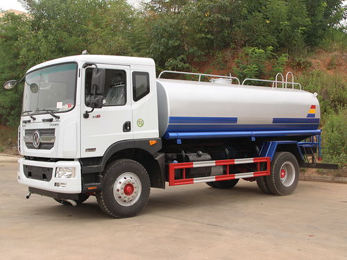 國(guó)五消毒液噴灑車 灑水車的升級(jí)，城市衛(wèi)生的守護(hù)者